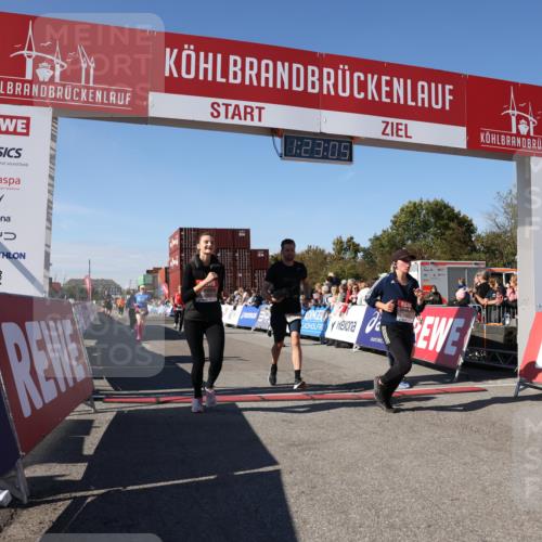03.10.2025 - Köhlbrandbrückenlauf Lena Gebhardt http://msf.ph/oto/9053369 03.10.2025 13:23:05 Ziel 4350, 4904, 4905, 4964, 4987, 5046, 5189, 5573, 5712, 5716, 5812, 6027, 6070, 6071 meine-sportfotos.de