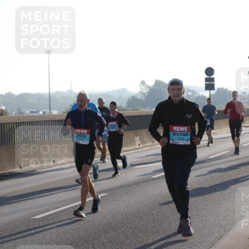 03.10.2025 - Köhlbrandbrückenlauf Lena Gebhardt http://msf.ph/oto/9053383 03.10.2025 09:16:03 Position 1 1133 meine-sportfotos.de