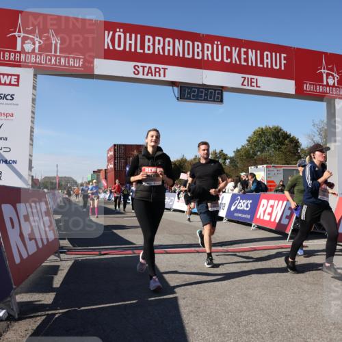 03.10.2025 - Köhlbrandbrückenlauf Lena Gebhardt http://msf.ph/oto/9053392 03.10.2025 13:23:06 Ziel 4350, 4904, 4905, 4964, 4987, 5076, 5189, 5573, 5712, 5716, 5812, 6027, 6070, 6071 meine-sportfotos.de
