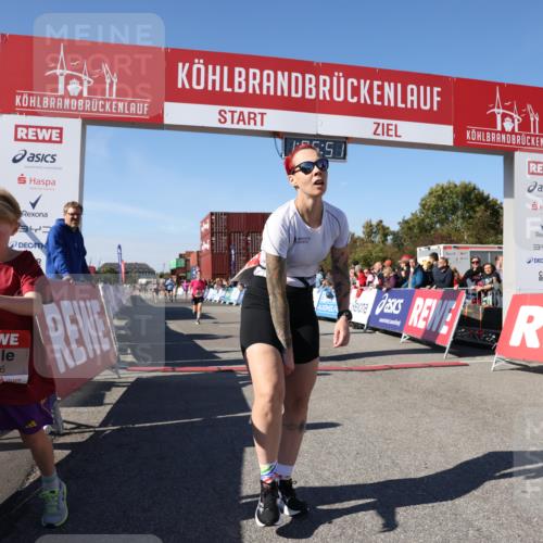 03.10.2025 - Köhlbrandbrückenlauf Lena Gebhardt http://msf.ph/oto/9053397 03.10.2025 13:06:51 Ziel 5963, 5971, 6056, 6089, 6721, 6745 meine-sportfotos.de