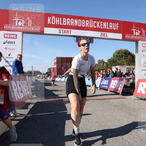 03.10.2025 - Köhlbrandbrückenlauf Lena Gebhardt http://msf.ph/oto/9053405 03.10.2025 13:06:51 Ziel 5963, 5971, 6056, 6089, 6721, 6745 meine-sportfotos.de