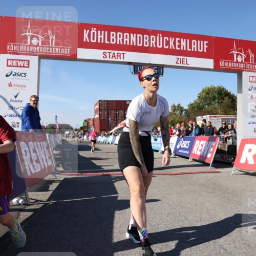 03.10.2025 - Köhlbrandbrückenlauf Lena Gebhardt http://msf.ph/oto/9053412 03.10.2025 13:06:51 Ziel 5963, 5971, 6056, 6089, 6721, 6745 meine-sportfotos.de