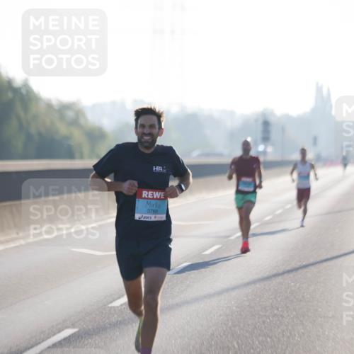 03.10.2025 - Köhlbrandbrückenlauf Jannik Wohlers http://msf.ph/oto/9053424 03.10.2025 09:10:50 Position 3 3760 meine-sportfotos.de