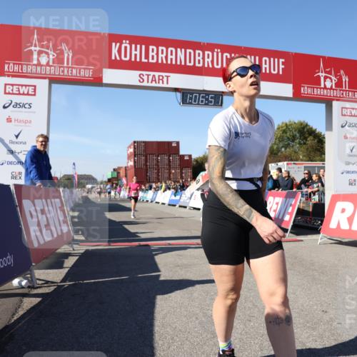 03.10.2025 - Köhlbrandbrückenlauf Lena Gebhardt http://msf.ph/oto/9053428 03.10.2025 13:06:52 Ziel 5963, 5971, 6056, 6089, 6745, 6799 meine-sportfotos.de