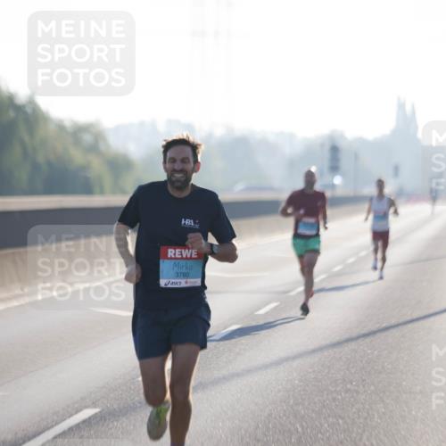 03.10.2025 - Köhlbrandbrückenlauf Jannik Wohlers http://msf.ph/oto/9053434 03.10.2025 09:10:50 Position 3 3760 meine-sportfotos.de