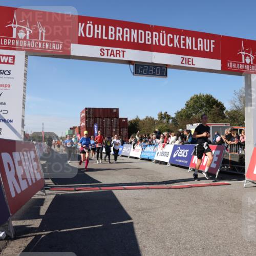 03.10.2025 - Köhlbrandbrückenlauf Lena Gebhardt http://msf.ph/oto/9053437 03.10.2025 13:23:08 Ziel 4339, 4350, 4553, 4904, 4905, 4964, 4987, 5076, 5189, 5573, 5712, 5716, 5812, 6070, 6071 meine-sportfotos.de