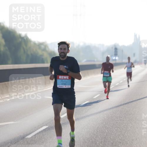 03.10.2025 - Köhlbrandbrückenlauf Jannik Wohlers http://msf.ph/oto/9053444 03.10.2025 09:10:50 Position 3 3760 meine-sportfotos.de