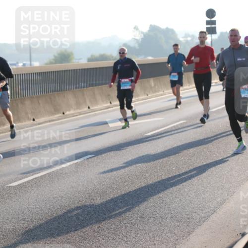 03.10.2025 - Köhlbrandbrückenlauf Lena Gebhardt http://msf.ph/oto/9053455 03.10.2025 09:16:04 Position 1  meine-sportfotos.de