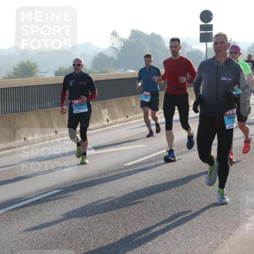 03.10.2025 - Köhlbrandbrückenlauf Lena Gebhardt http://msf.ph/oto/9053461 03.10.2025 09:16:04 Position 1  meine-sportfotos.de