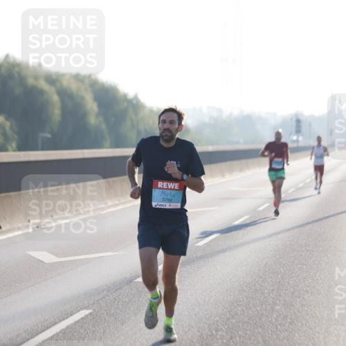 03.10.2025 - Köhlbrandbrückenlauf Jannik Wohlers http://msf.ph/oto/9053472 03.10.2025 09:10:50 Position 3 3760 meine-sportfotos.de