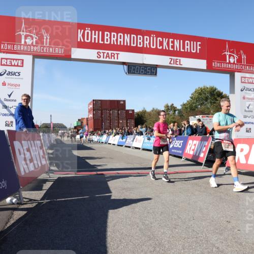 03.10.2025 - Köhlbrandbrückenlauf Lena Gebhardt http://msf.ph/oto/9053478 03.10.2025 13:06:54 Ziel 4152, 4249, 5963, 6056, 6089, 6745, 6799 meine-sportfotos.de