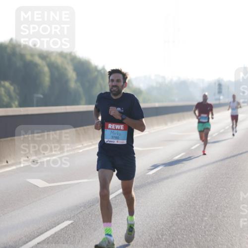 03.10.2025 - Köhlbrandbrückenlauf Jannik Wohlers http://msf.ph/oto/9053485 03.10.2025 09:10:50 Position 3 3760 meine-sportfotos.de