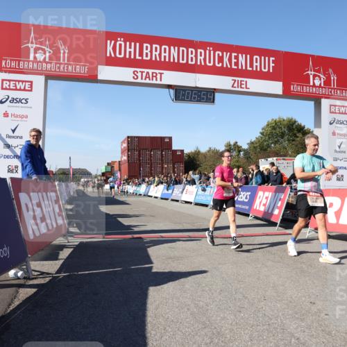 03.10.2025 - Köhlbrandbrückenlauf Lena Gebhardt http://msf.ph/oto/9053487 03.10.2025 13:06:54 Ziel 4152, 4249, 5963, 6056, 6089, 6745, 6799 meine-sportfotos.de