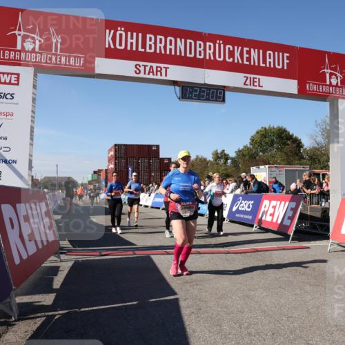 03.10.2025 - Köhlbrandbrückenlauf Lena Gebhardt http://msf.ph/oto/9053491 03.10.2025 13:23:10 Ziel 4339, 4350, 4553, 4904, 4905, 4964, 4987, 5076, 5573, 5712, 5716, 5812, 6070, 6071, 6652 meine-sportfotos.de
