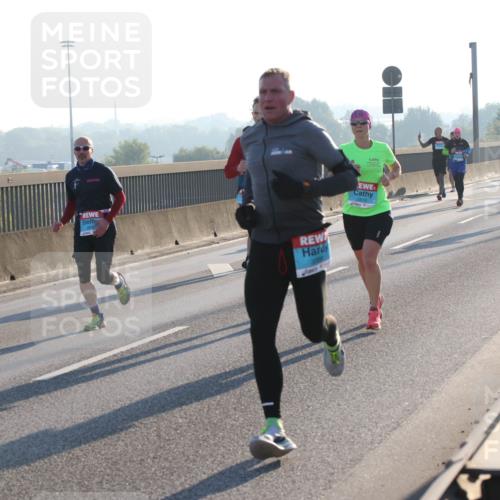 03.10.2025 - Köhlbrandbrückenlauf Lena Gebhardt http://msf.ph/oto/9053498 03.10.2025 09:16:05 Position 1  meine-sportfotos.de