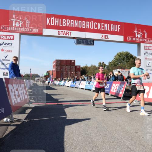 03.10.2025 - Köhlbrandbrückenlauf Lena Gebhardt http://msf.ph/oto/9053499 03.10.2025 13:06:54 Ziel 4152, 4249, 5963, 6056, 6089, 6745, 6799 meine-sportfotos.de