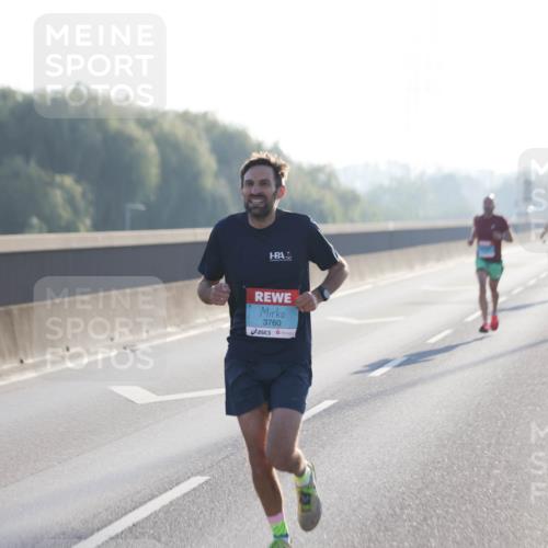03.10.2025 - Köhlbrandbrückenlauf Jannik Wohlers http://msf.ph/oto/9053507 03.10.2025 09:10:51 Position 3 3760 meine-sportfotos.de