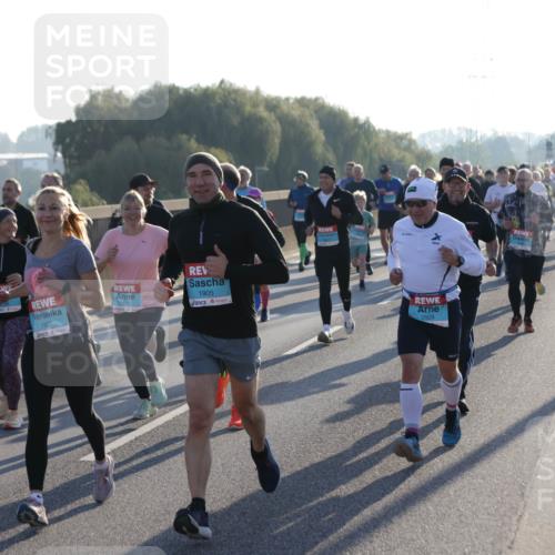 03.10.2025 - Köhlbrandbrückenlauf Jannik Wohlers http://msf.ph/oto/9053516 03.10.2025 09:19:57 Position 3 1907, 1672, 1905, 2929 meine-sportfotos.de