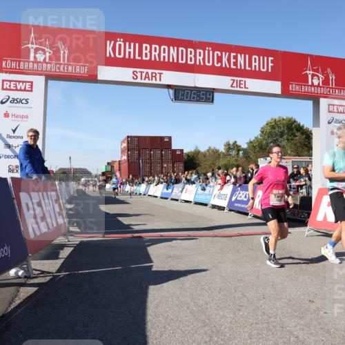 03.10.2025 - Köhlbrandbrückenlauf Lena Gebhardt http://msf.ph/oto/9053527 03.10.2025 13:06:55 Ziel 4152, 4249, 5963, 6056, 6089, 6745, 6799 meine-sportfotos.de