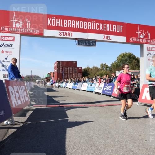 03.10.2025 - Köhlbrandbrückenlauf Lena Gebhardt http://msf.ph/oto/9053535 03.10.2025 13:06:55 Ziel 4152, 4249, 5963, 6056, 6089, 6745, 6799 meine-sportfotos.de