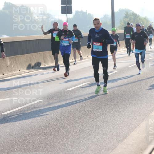 03.10.2025 - Köhlbrandbrückenlauf Lena Gebhardt http://msf.ph/oto/9053551 03.10.2025 09:16:07 Position 1 50, 3836 meine-sportfotos.de