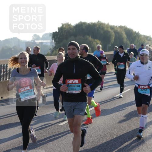 03.10.2025 - Köhlbrandbrückenlauf Jannik Wohlers http://msf.ph/oto/9053554 03.10.2025 09:19:57 Position 3 1907, 1905, 2929 meine-sportfotos.de