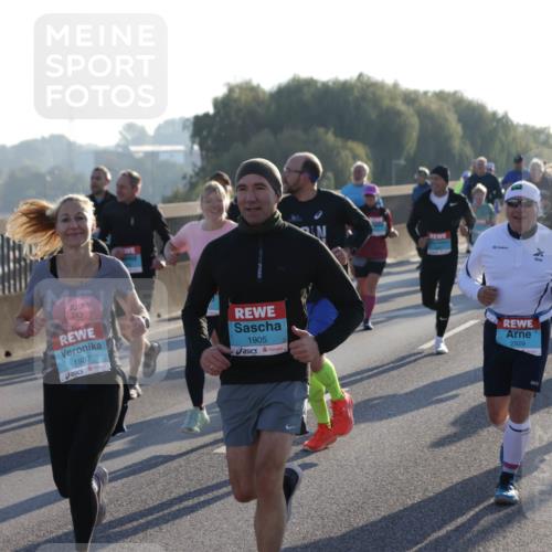 03.10.2025 - Köhlbrandbrückenlauf Jannik Wohlers http://msf.ph/oto/9053558 03.10.2025 09:19:57 Position 3 1907, 1905, 2929 meine-sportfotos.de