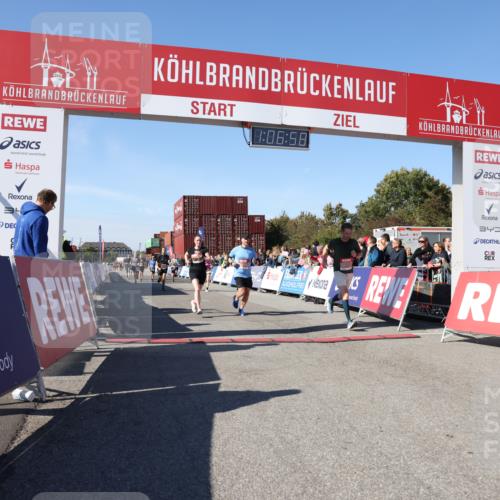 03.10.2025 - Köhlbrandbrückenlauf Lena Gebhardt http://msf.ph/oto/9053561 03.10.2025 13:06:59 Ziel 4152, 4249, 4451, 4588, 5963, 6423, 6427, 6745, 6799, 6822 meine-sportfotos.de