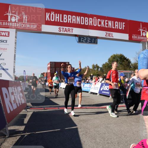 03.10.2025 - Köhlbrandbrückenlauf Lena Gebhardt http://msf.ph/oto/9053562 03.10.2025 13:23:11 Ziel 4339, 4350, 4553, 4904, 4905, 4964, 4987, 5076, 5573, 5712, 5716, 6070, 6071, 6652 meine-sportfotos.de