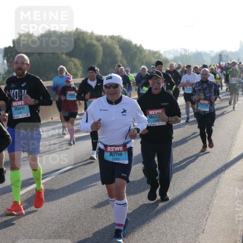 03.10.2025 - Köhlbrandbrückenlauf Jannik Wohlers http://msf.ph/oto/9053566 03.10.2025 09:19:58 Position 3 1905, 1282, 2082, 2929 meine-sportfotos.de