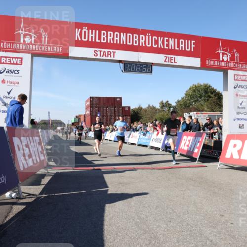03.10.2025 - Köhlbrandbrückenlauf Lena Gebhardt http://msf.ph/oto/9053569 03.10.2025 13:06:59 Ziel 4152, 4249, 4451, 4588, 5963, 6423, 6427, 6745, 6799, 6822 meine-sportfotos.de
