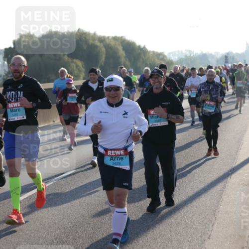 03.10.2025 - Köhlbrandbrückenlauf Jannik Wohlers http://msf.ph/oto/9053572 03.10.2025 09:19:58 Position 3 5, 1282, 2929, 2082 meine-sportfotos.de