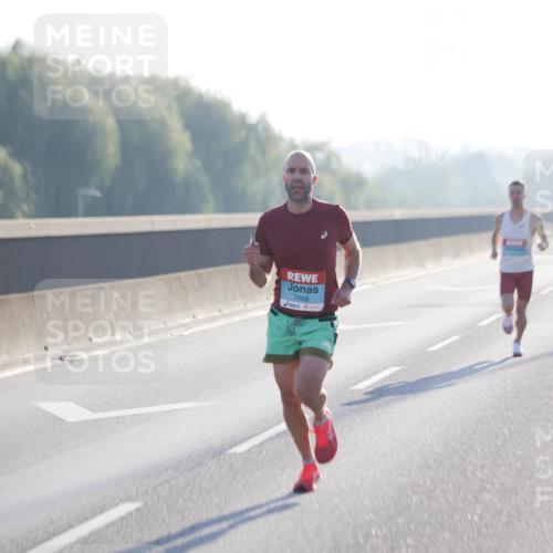 03.10.2025 - Köhlbrandbrückenlauf Jannik Wohlers http://msf.ph/oto/9053585 03.10.2025 09:10:54 Position 3 2968 meine-sportfotos.de