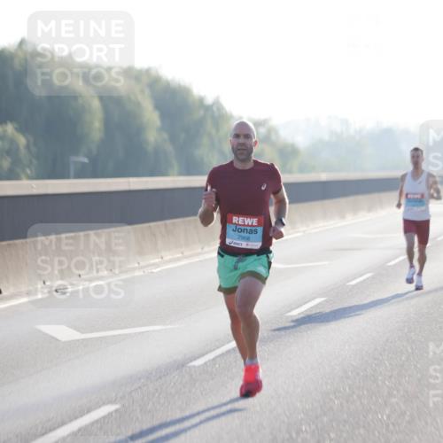 03.10.2025 - Köhlbrandbrückenlauf Jannik Wohlers http://msf.ph/oto/9053589 03.10.2025 09:10:54 Position 3 2968 meine-sportfotos.de