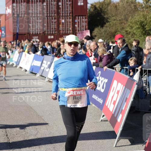03.10.2025 - Köhlbrandbrückenlauf Jannik Wohlers http://msf.ph/oto/9053598 03.10.2025 13:09:33 Ziel 4129, 4134, 4212, 4262, 4298, 4358, 4365, 4614, 5352, 5803, 5813, 5907, 6379, 6438, 6481, 6667 meine-sportfotos.de