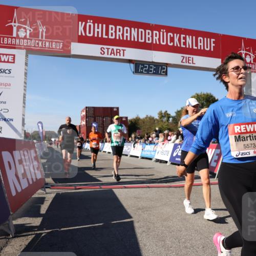 03.10.2025 - Köhlbrandbrückenlauf Lena Gebhardt http://msf.ph/oto/9053603 03.10.2025 13:23:13 Ziel 4339, 4350, 4553, 4904, 4905, 4964, 4987, 5076, 5573, 5712, 5716, 6070, 6071, 6277, 6652, 6653 meine-sportfotos.de