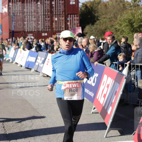03.10.2025 - Köhlbrandbrückenlauf Jannik Wohlers http://msf.ph/oto/9053604 03.10.2025 13:09:33 Ziel 4129, 4134, 4212, 4262, 4298, 4358, 4365, 4614, 5352, 5803, 5813, 5907, 6379, 6438, 6481, 6667 meine-sportfotos.de