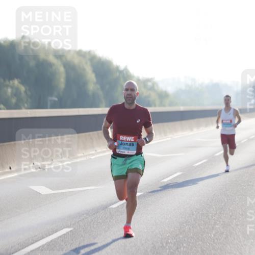 03.10.2025 - Köhlbrandbrückenlauf Jannik Wohlers http://msf.ph/oto/9053605 03.10.2025 09:10:55 Position 3 2968 meine-sportfotos.de