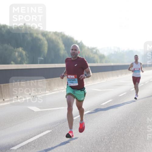 03.10.2025 - Köhlbrandbrückenlauf Jannik Wohlers http://msf.ph/oto/9053615 03.10.2025 09:10:55 Position 3 2968 meine-sportfotos.de
