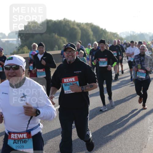 03.10.2025 - Köhlbrandbrückenlauf Jannik Wohlers http://msf.ph/oto/9053629 03.10.2025 09:19:59 Position 3 20, 2929 meine-sportfotos.de