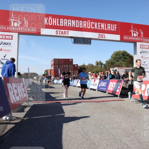 03.10.2025 - Köhlbrandbrückenlauf Lena Gebhardt http://msf.ph/oto/9053631 03.10.2025 13:07:00 Ziel 4152, 4249, 4451, 4588, 4804, 5963, 6065, 6423, 6427, 6745, 6799, 6822 meine-sportfotos.de