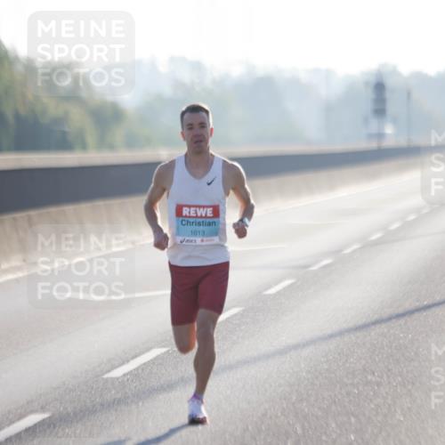 03.10.2025 - Köhlbrandbrückenlauf Jannik Wohlers http://msf.ph/oto/9053633 03.10.2025 09:10:56 Position 3 1013 meine-sportfotos.de