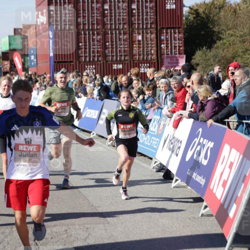 03.10.2025 - Köhlbrandbrückenlauf Jannik Wohlers http://msf.ph/oto/9053649 03.10.2025 13:09:35 Ziel 4134, 4212, 4262, 4298, 4358, 4365, 4614, 5352, 5803, 5813, 5907, 6379, 6438, 6481, 6667, 6803 meine-sportfotos.de