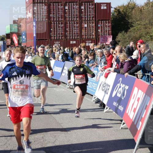 03.10.2025 - Köhlbrandbrückenlauf Jannik Wohlers http://msf.ph/oto/9053652 03.10.2025 13:09:35 Ziel 4134, 4212, 4262, 4298, 4358, 4365, 4614, 5352, 5803, 5813, 5907, 6379, 6438, 6481, 6667, 6803 meine-sportfotos.de