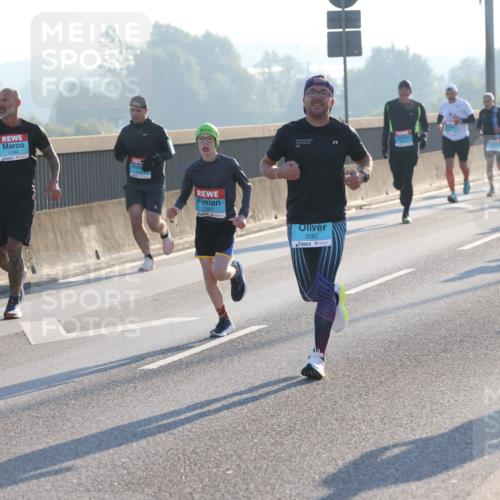 03.10.2025 - Köhlbrandbrückenlauf Lena Gebhardt http://msf.ph/oto/9053661 03.10.2025 09:16:11 Position 1 3794, 1194, 2997, 3087 meine-sportfotos.de