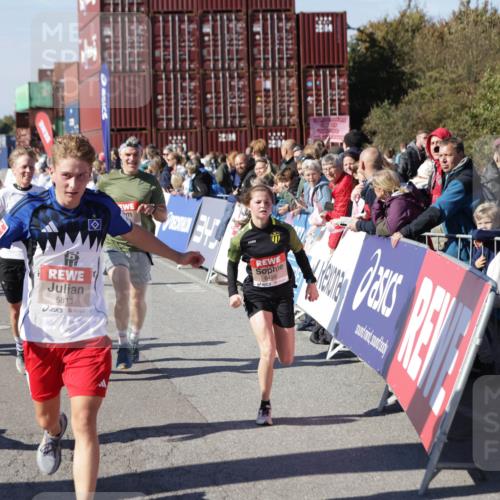 03.10.2025 - Köhlbrandbrückenlauf Jannik Wohlers http://msf.ph/oto/9053662 03.10.2025 13:09:35 Ziel 4134, 4212, 4262, 4298, 4358, 4365, 4614, 5352, 5803, 5813, 5907, 6379, 6438, 6481, 6667, 6803 meine-sportfotos.de