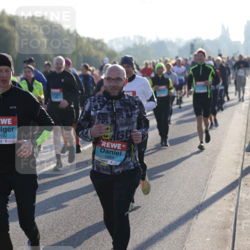 03.10.2025 - Köhlbrandbrückenlauf Jannik Wohlers http://msf.ph/oto/9053672 03.10.2025 09:20:00 Position 3 1192, 1669 meine-sportfotos.de