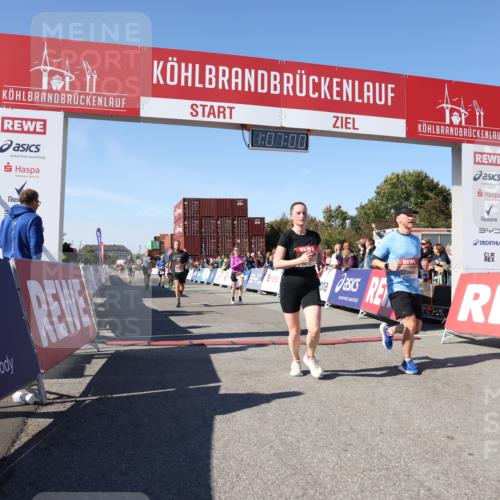 03.10.2025 - Köhlbrandbrückenlauf Lena Gebhardt http://msf.ph/oto/9053674 03.10.2025 13:07:01 Ziel 4152, 4249, 4451, 4588, 4804, 5963, 6065, 6423, 6427, 6745, 6799, 6822 meine-sportfotos.de