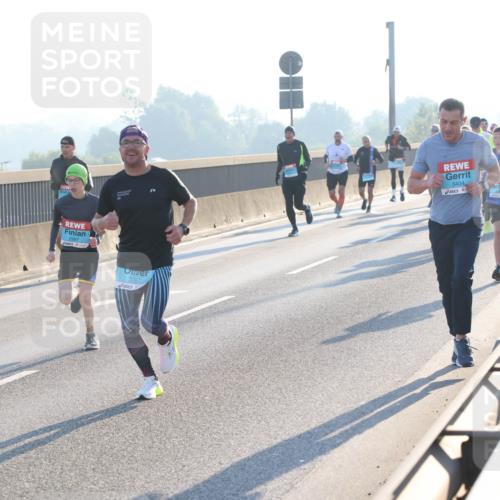 03.10.2025 - Köhlbrandbrückenlauf Lena Gebhardt http://msf.ph/oto/9053698 03.10.2025 09:16:12 Position 1 2997, 3087, 3404 meine-sportfotos.de