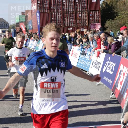 03.10.2025 - Köhlbrandbrückenlauf Jannik Wohlers http://msf.ph/oto/9053701 03.10.2025 13:09:36 Ziel 4212, 4262, 4298, 4358, 4365, 4502, 4614, 5803, 5813, 5907, 6379, 6438, 6481, 6667, 6803 meine-sportfotos.de
